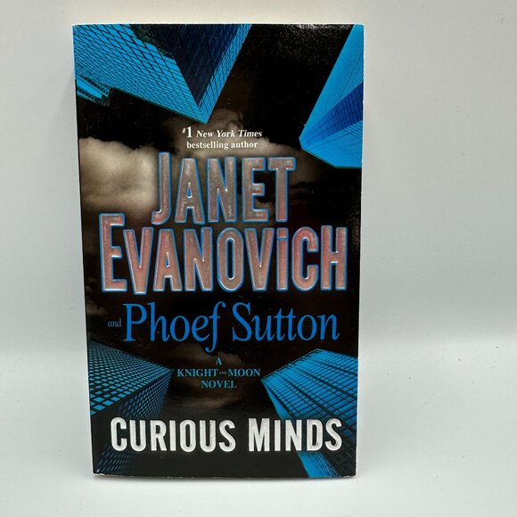 Curious Minds By Janet Evanovich & Phoef Sutton 2016 Paperback Knight Moon Novel - Picture 1 of 3